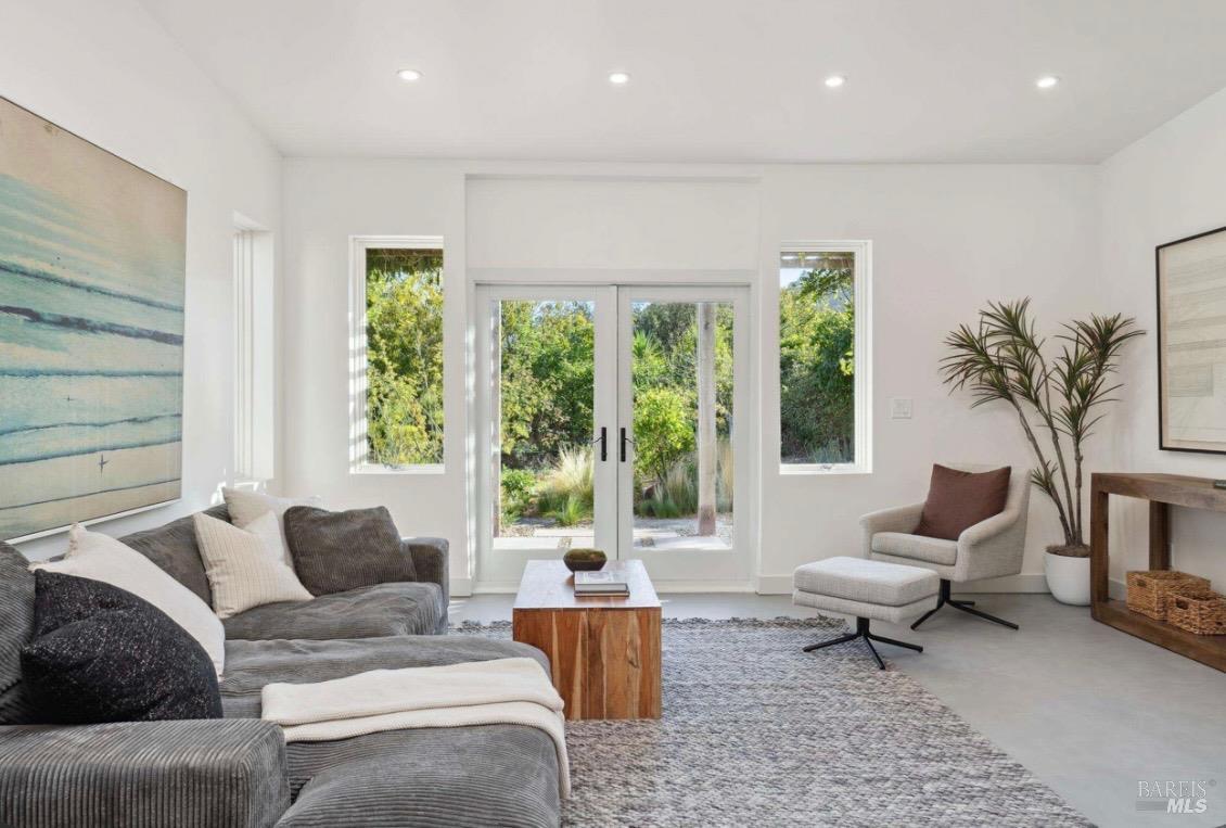100 Madera Del Presidio Drive