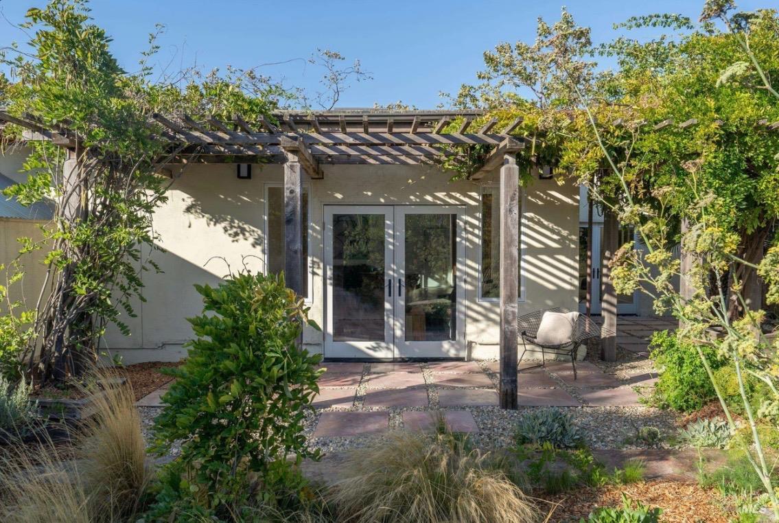 100 Madera Del Presidio Drive