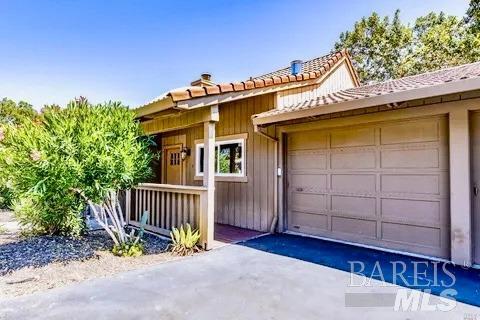 3 Oak Forest Ln