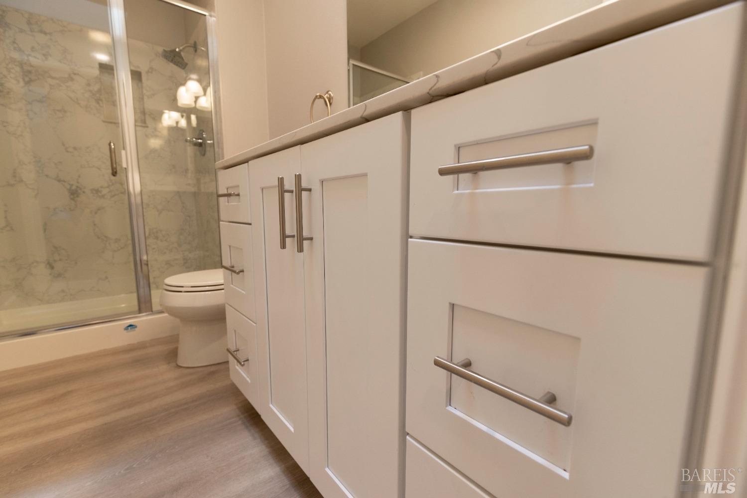 3 Oak Forest Ln