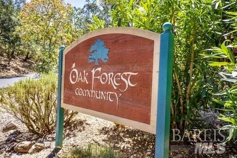 3 Oak Forest Ln