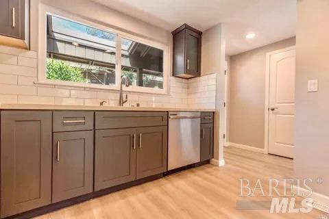 3 Oak Forest Ln