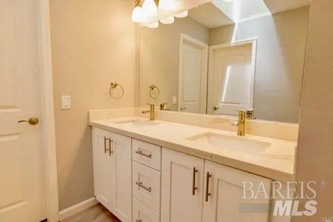 3 Oak Forest Ln