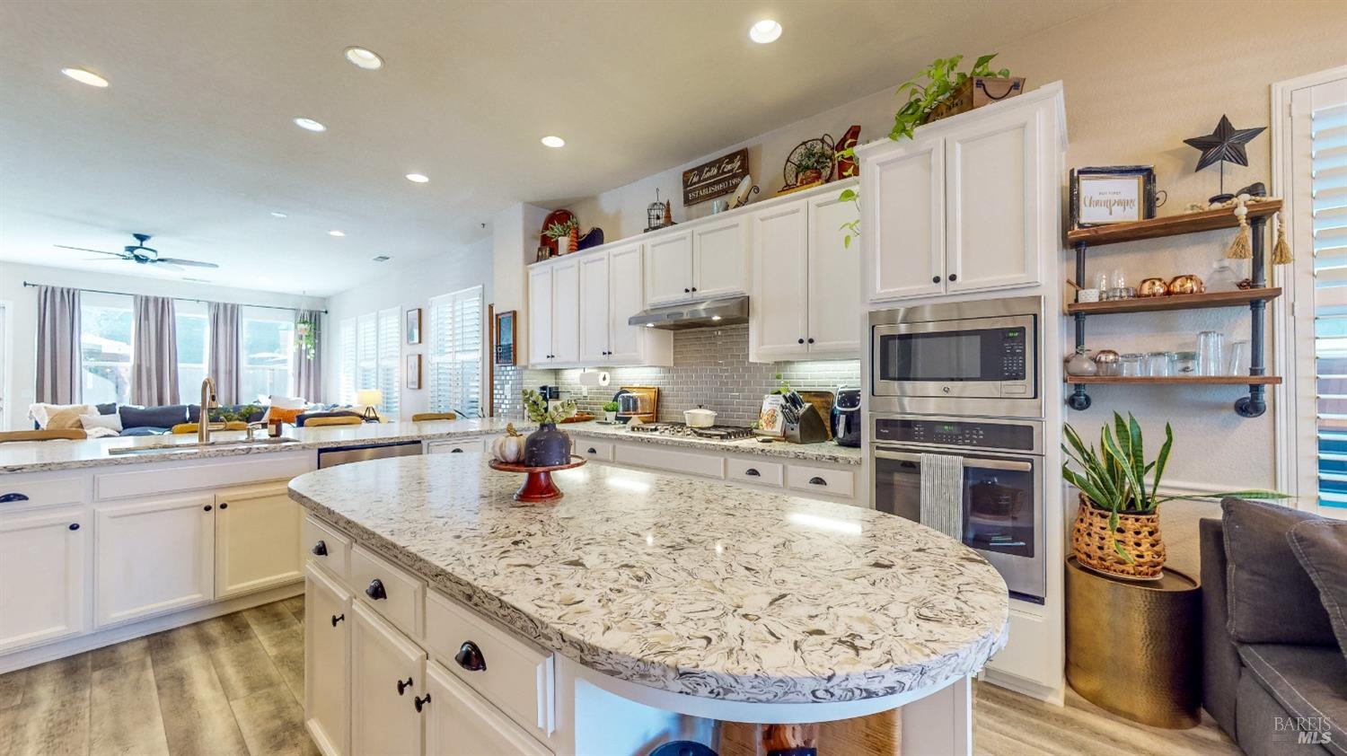 337 Decanter Cir