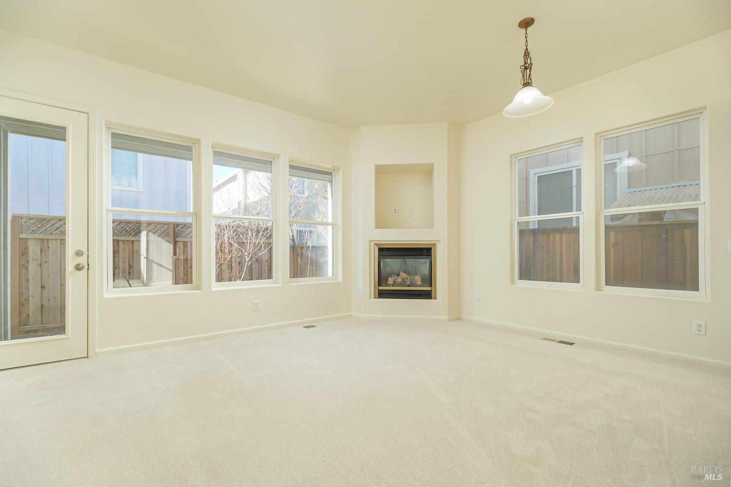 3864 Louis Krohn Dr