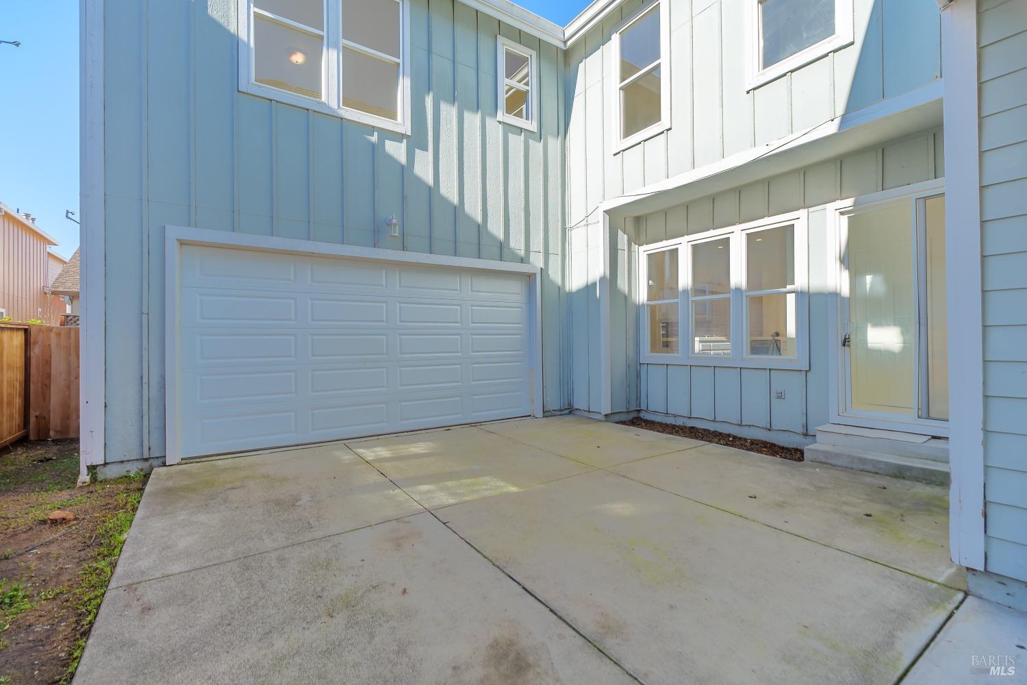 3864 Louis Krohn Dr