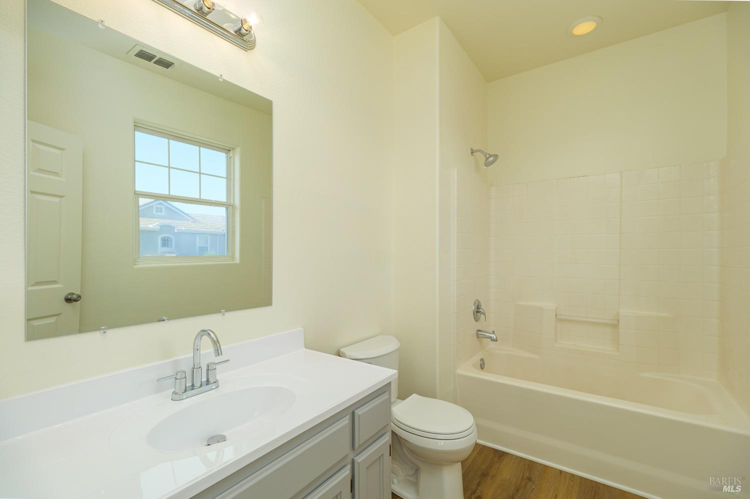 3864 Louis Krohn Dr