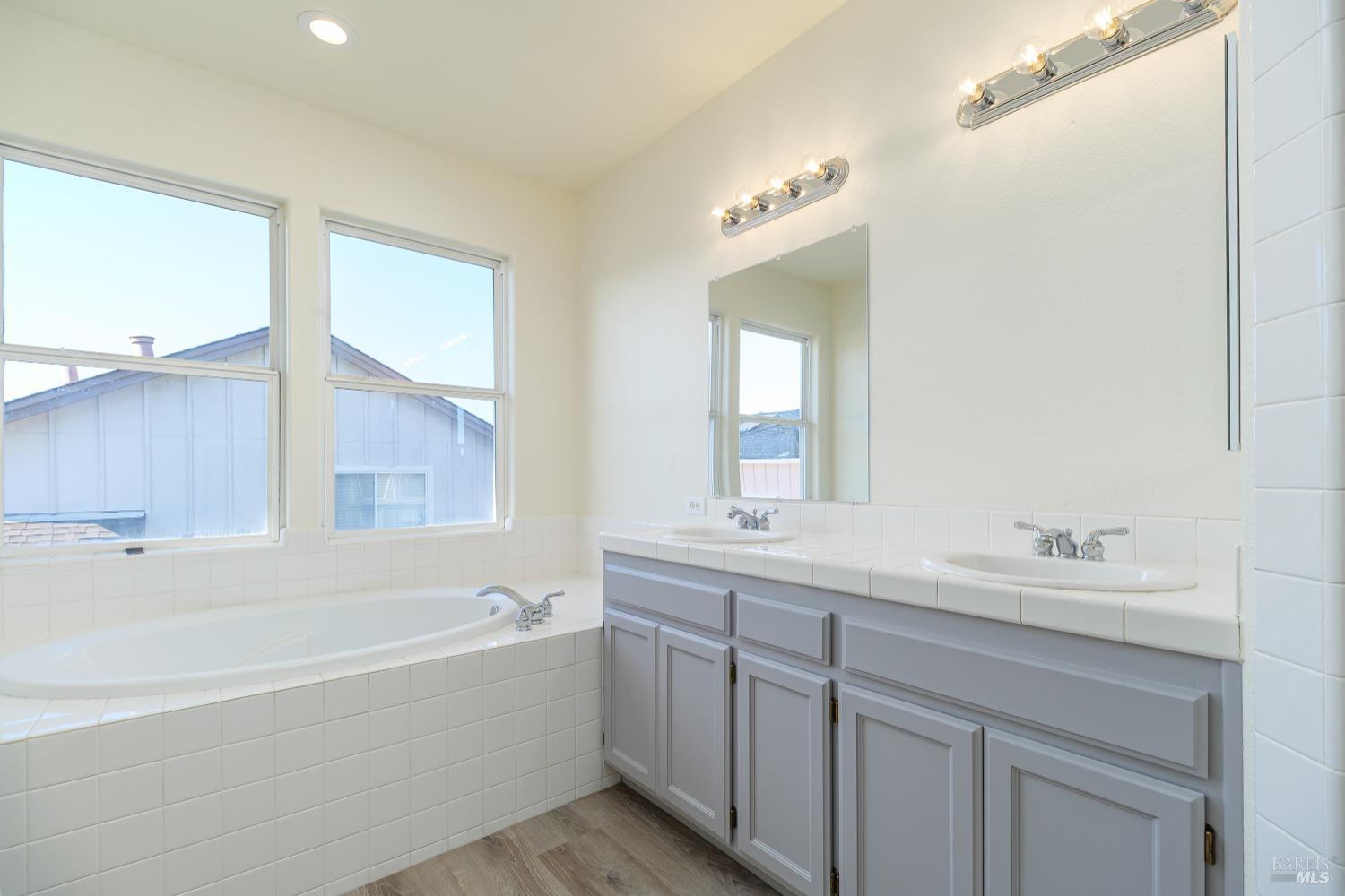 3864 Louis Krohn Dr
