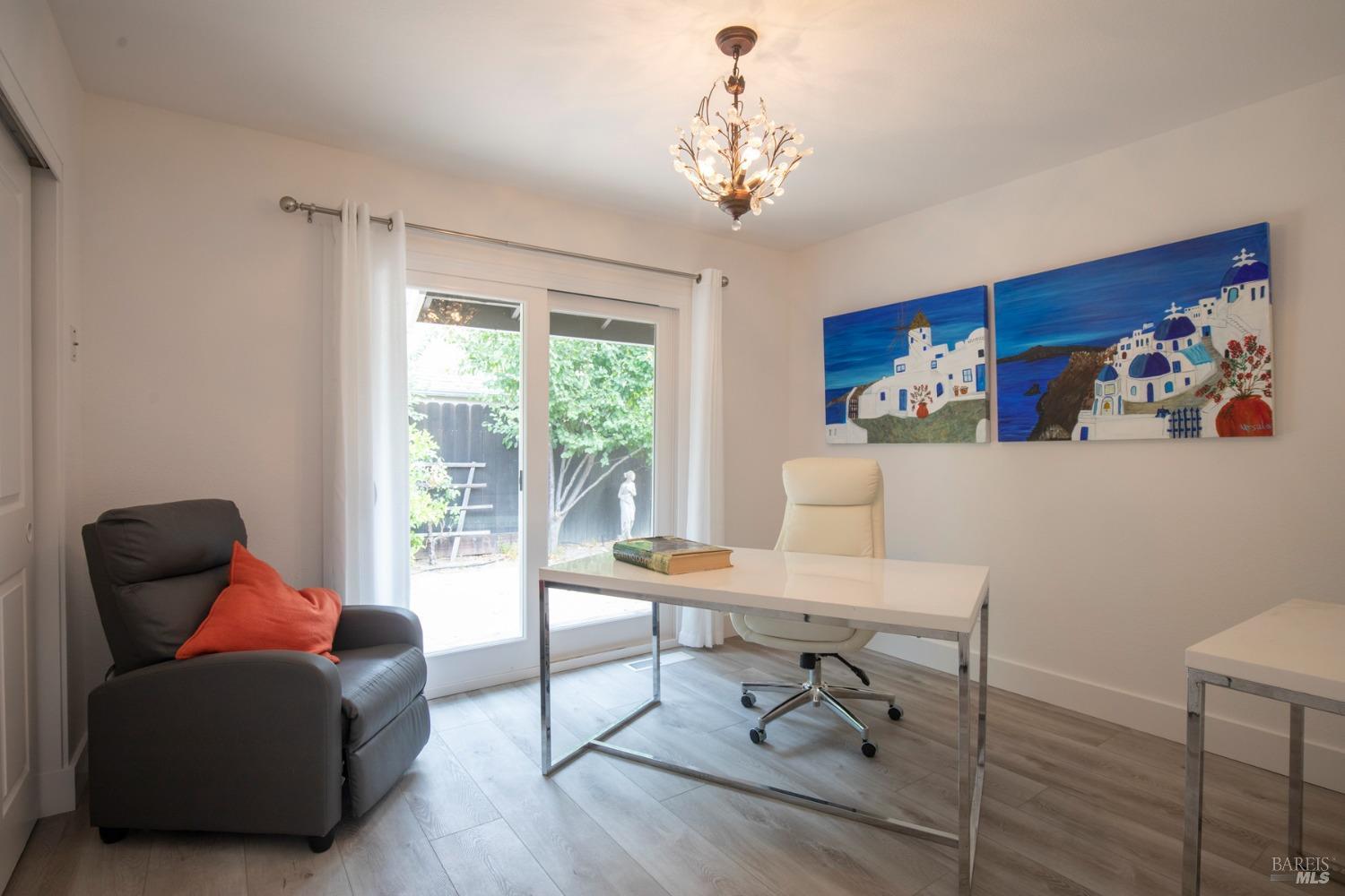 427-429 University St