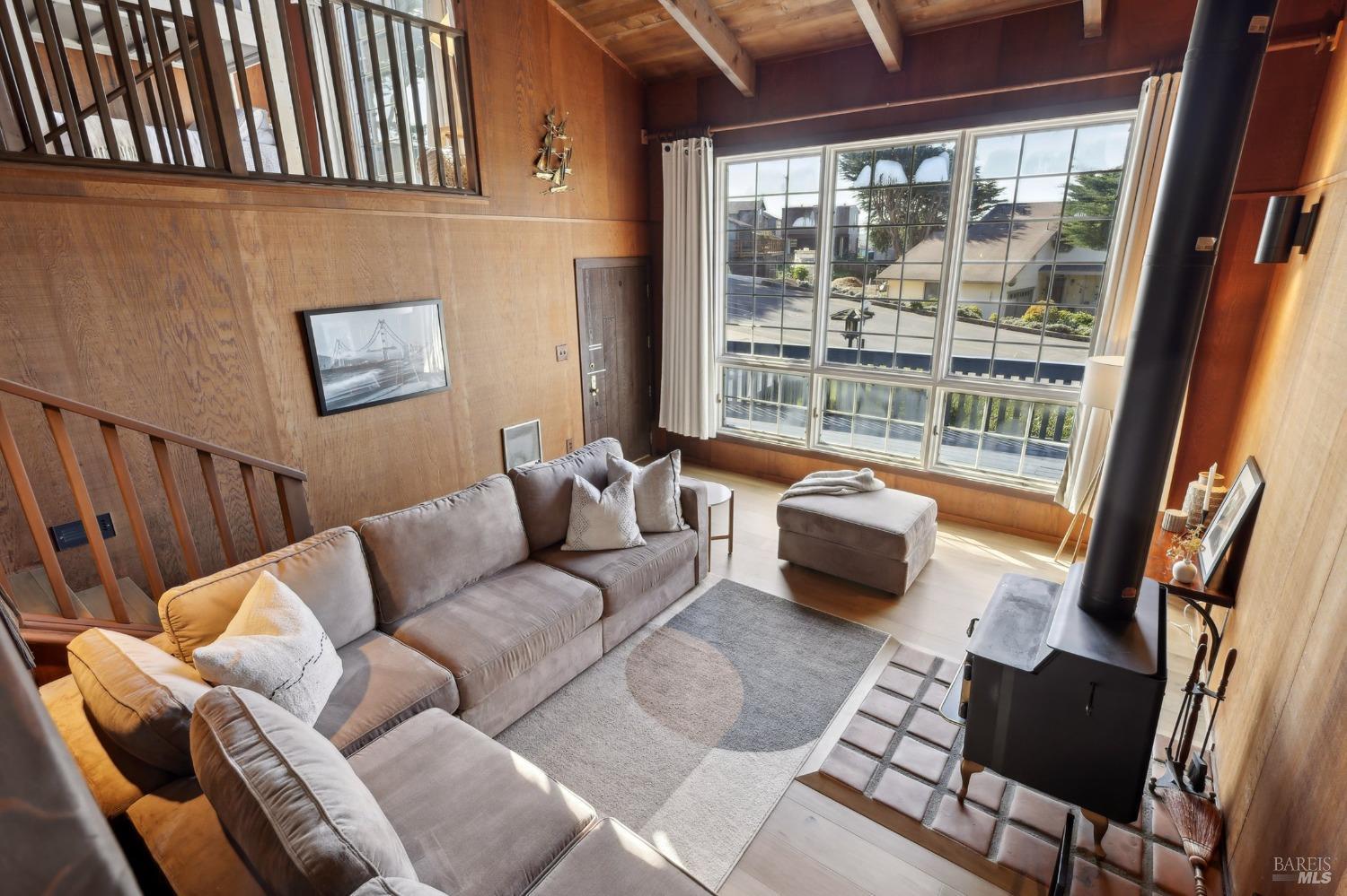 150 Oceana Dr