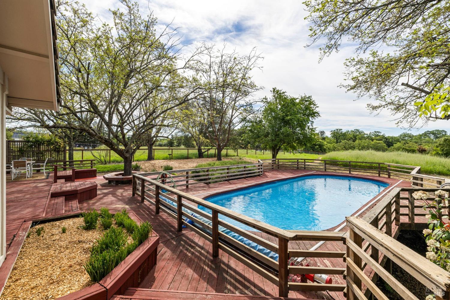 744 Fitch View Ln