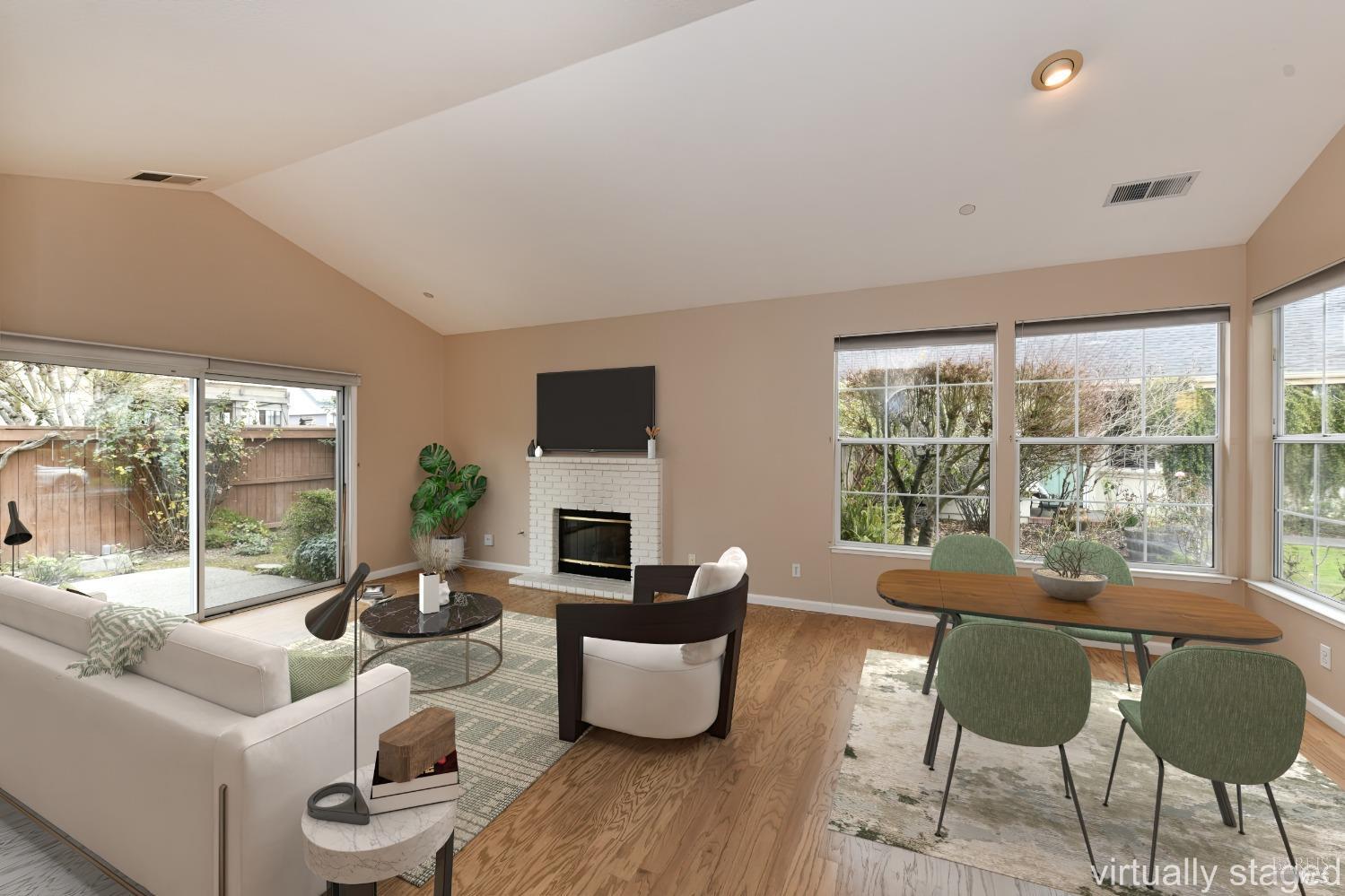 833 Peggy Lee Ct