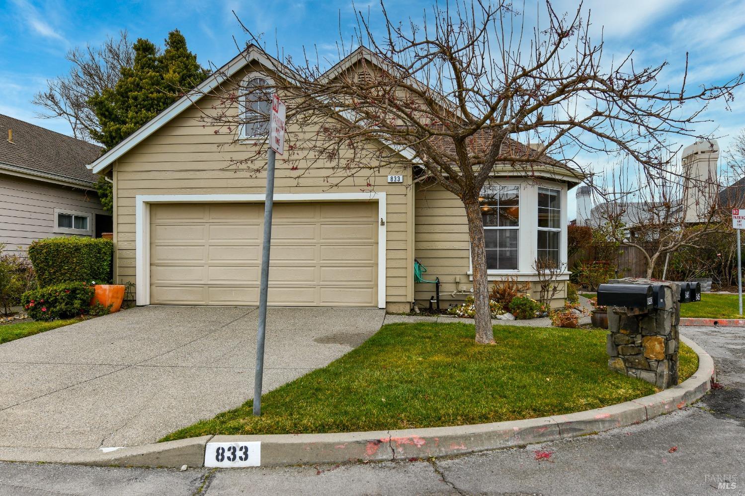 833 Peggy Lee Ct