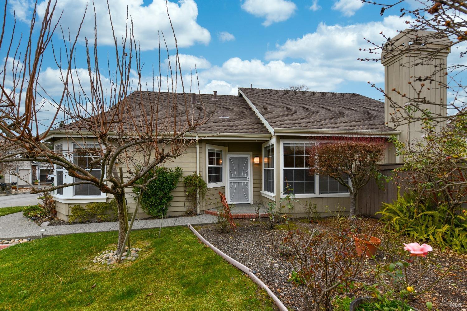 833 Peggy Lee Ct
