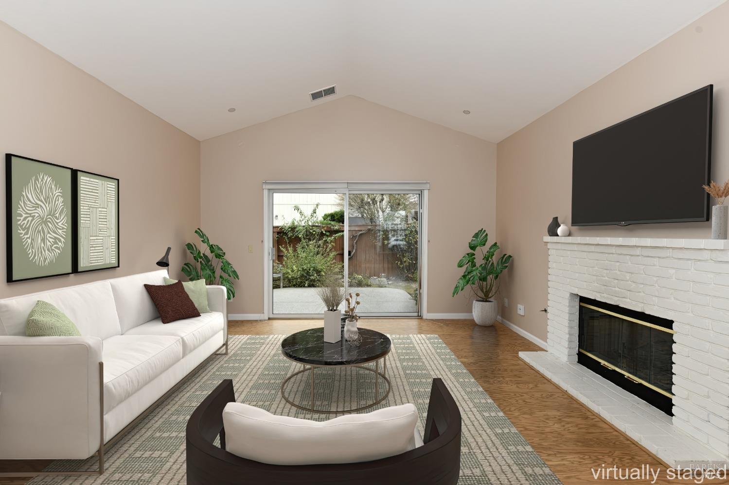 833 Peggy Lee Ct