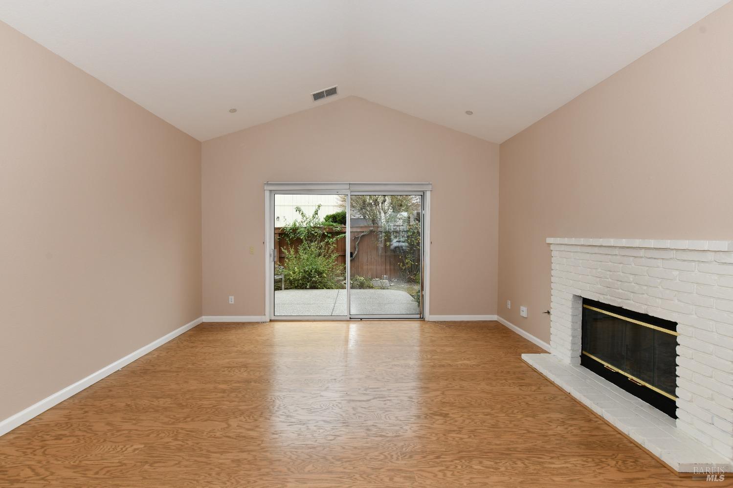 833 Peggy Lee Ct