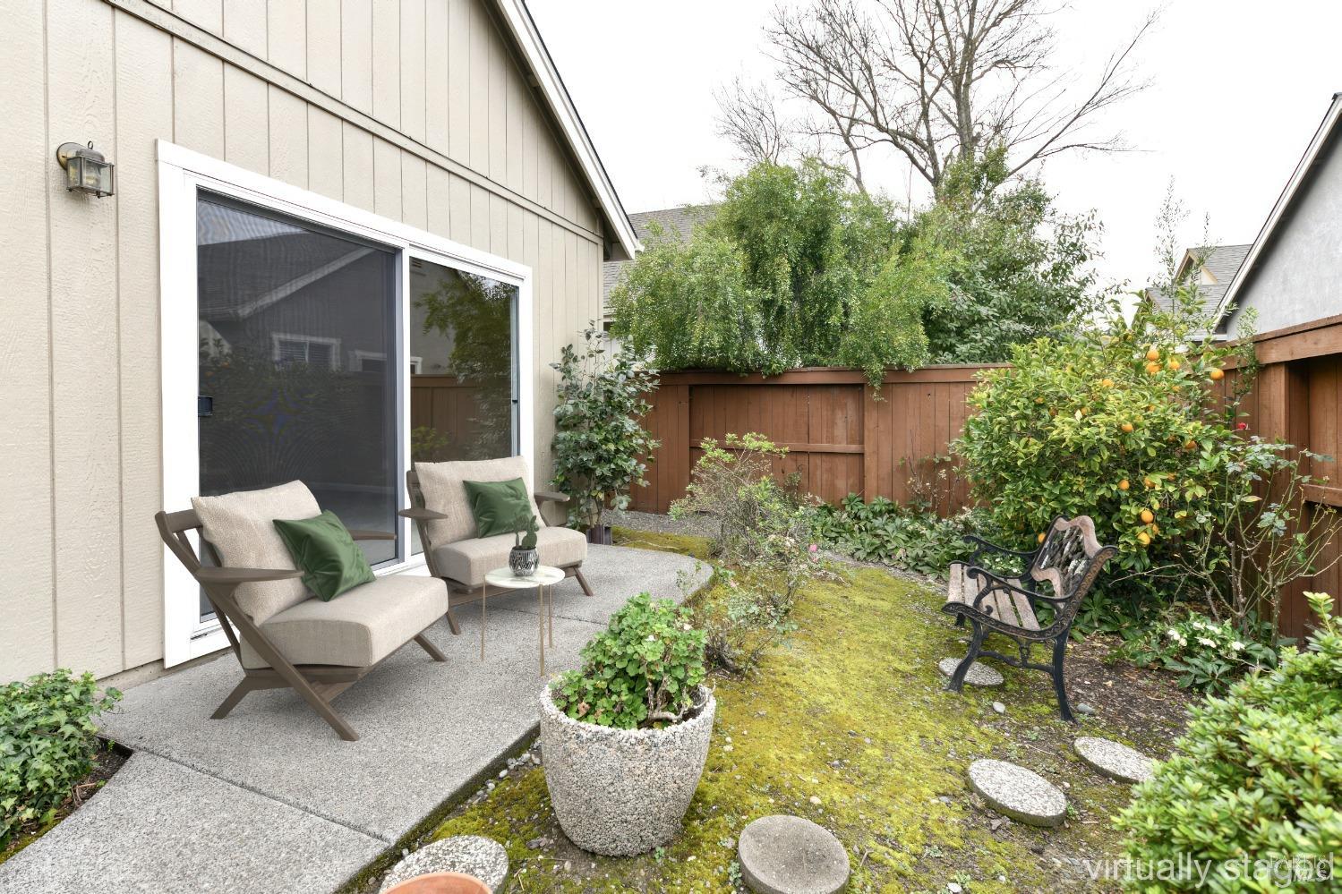 833 Peggy Lee Ct