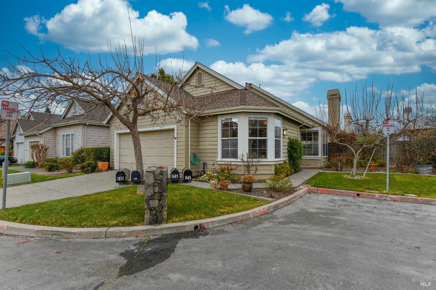 833 Peggy Lee Ct