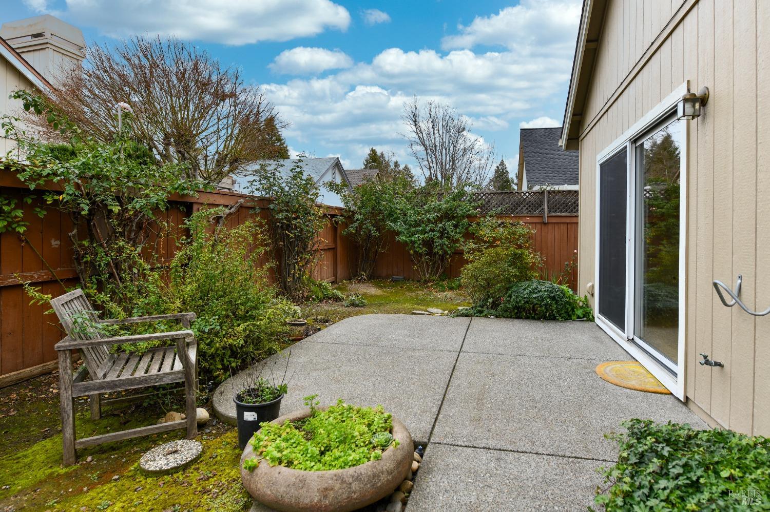 833 Peggy Lee Ct