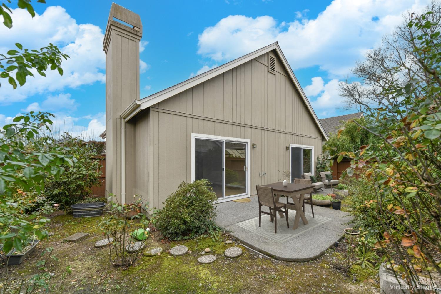 833 Peggy Lee Ct