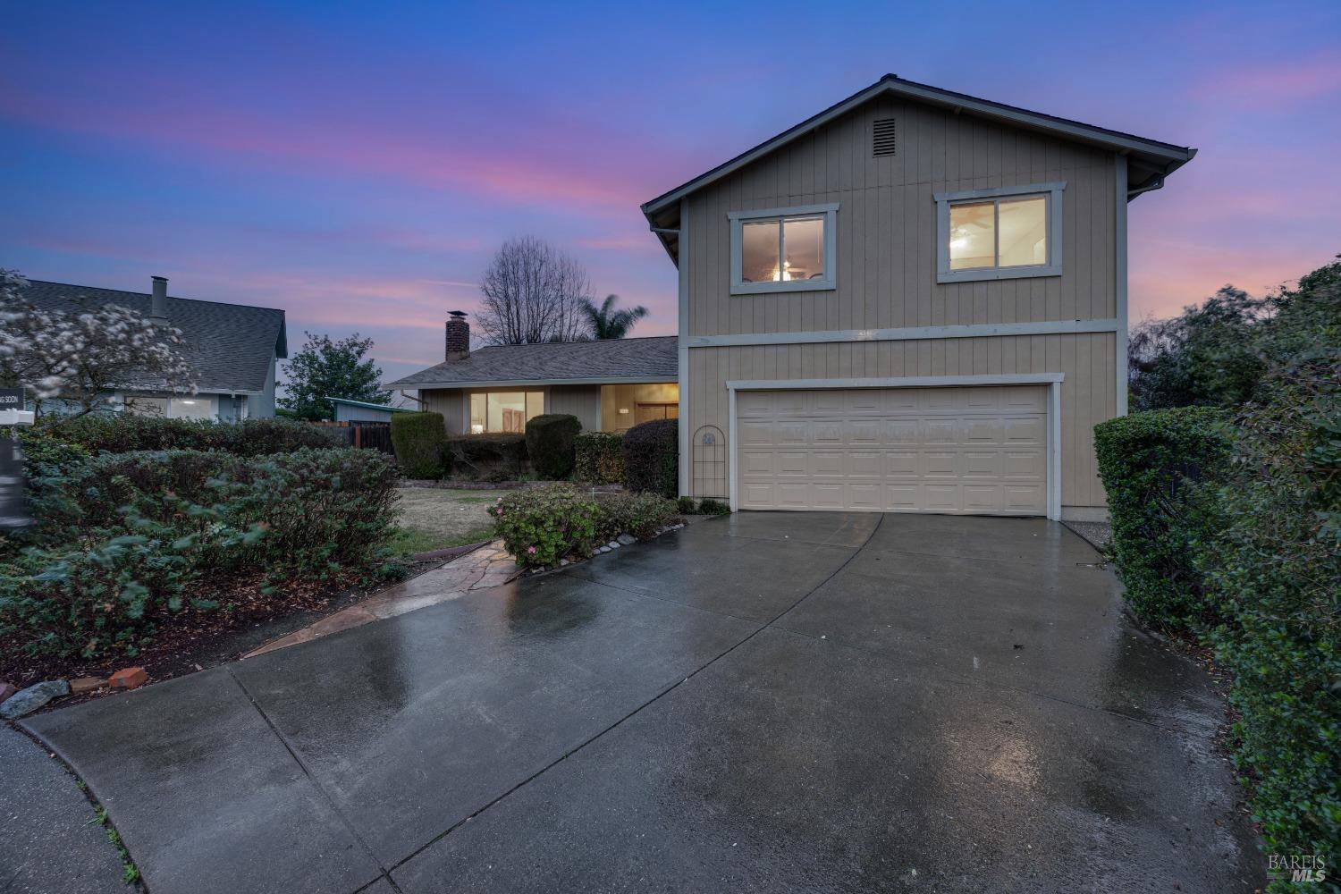 812 Saint Louis Ct