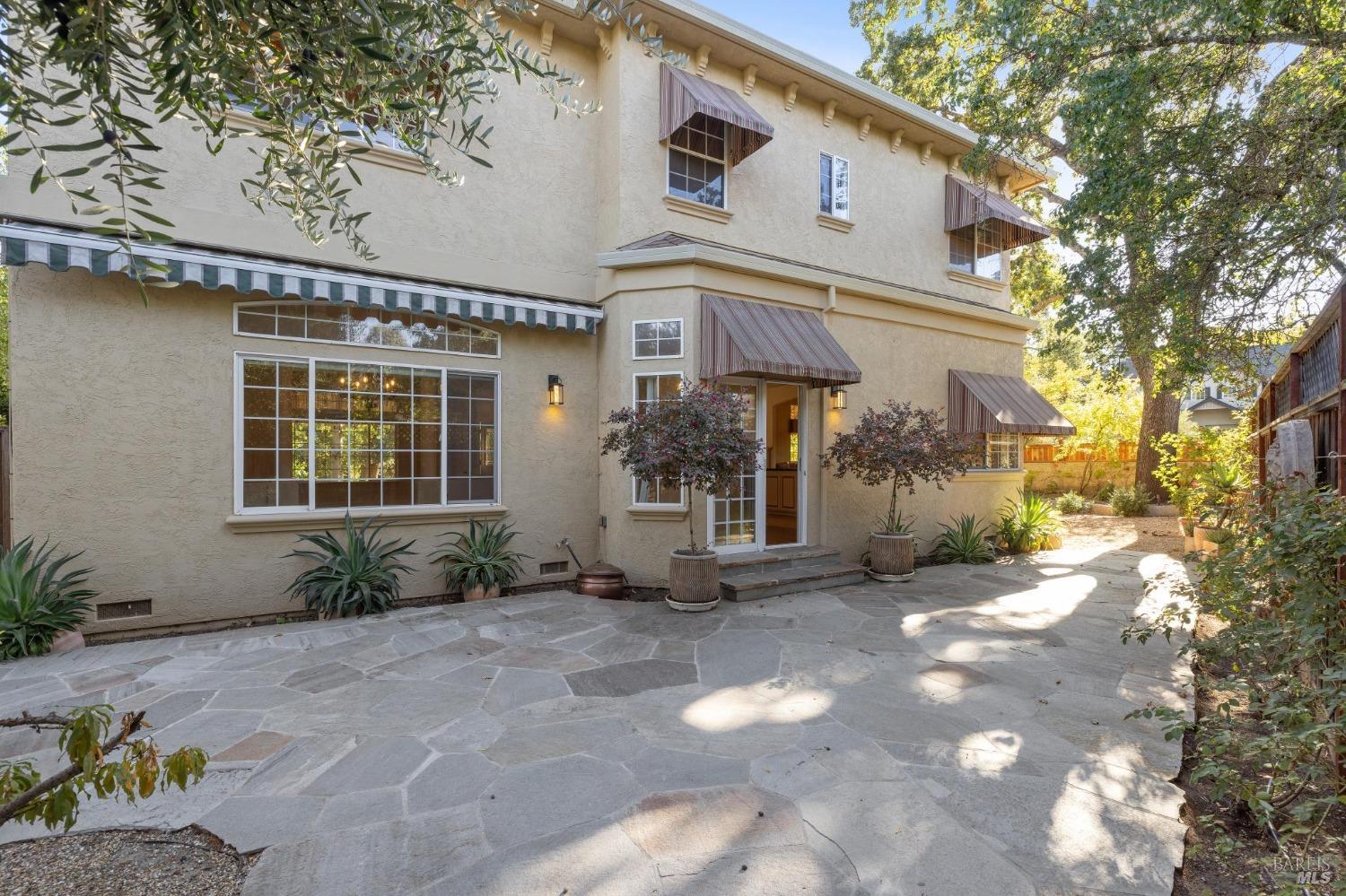 1166 Meadowcreek Cir