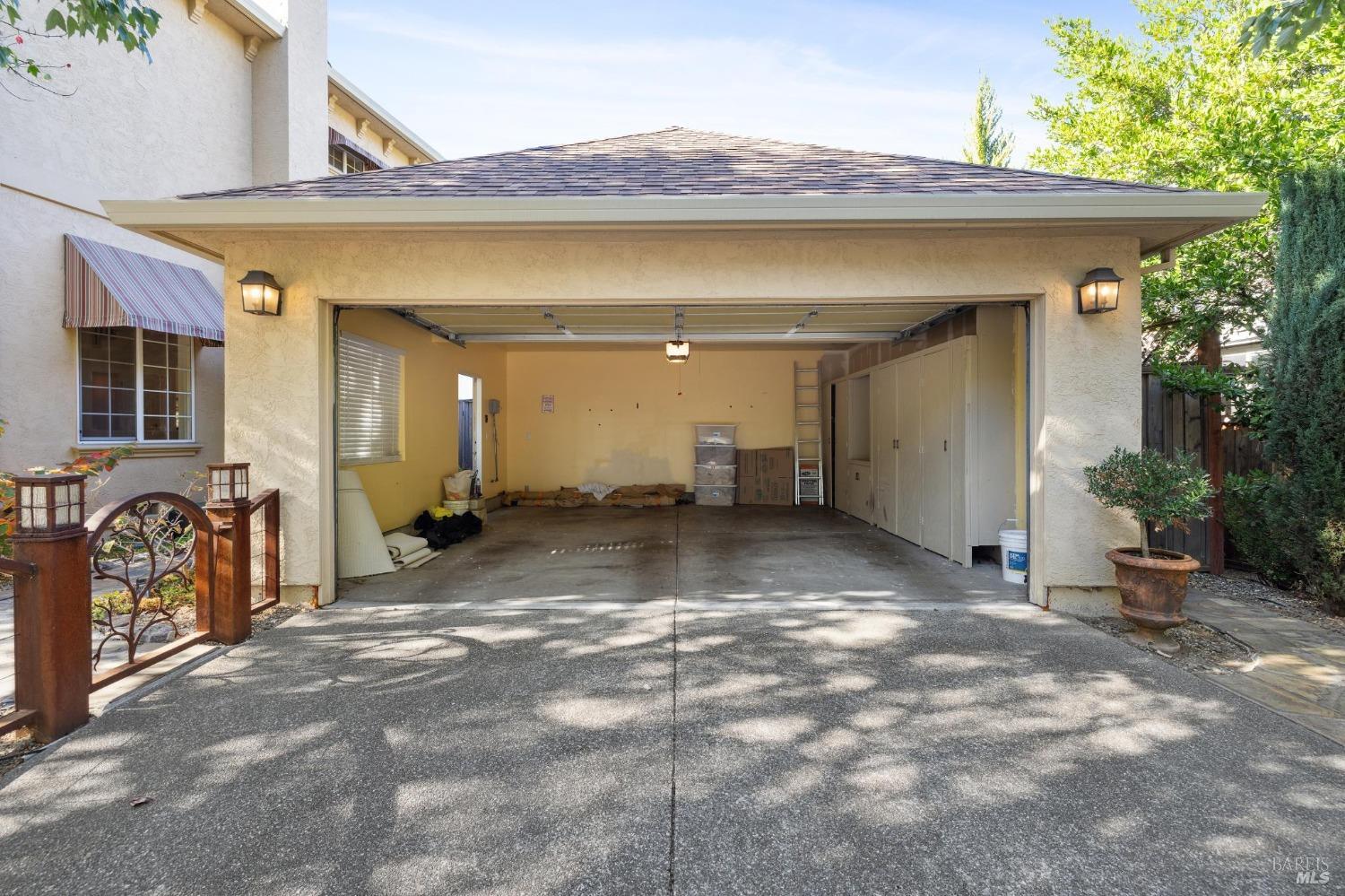 1166 Meadowcreek Cir