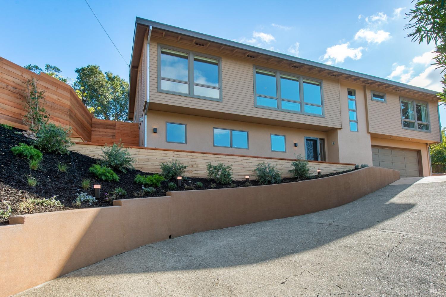 8 Hubbell Ct