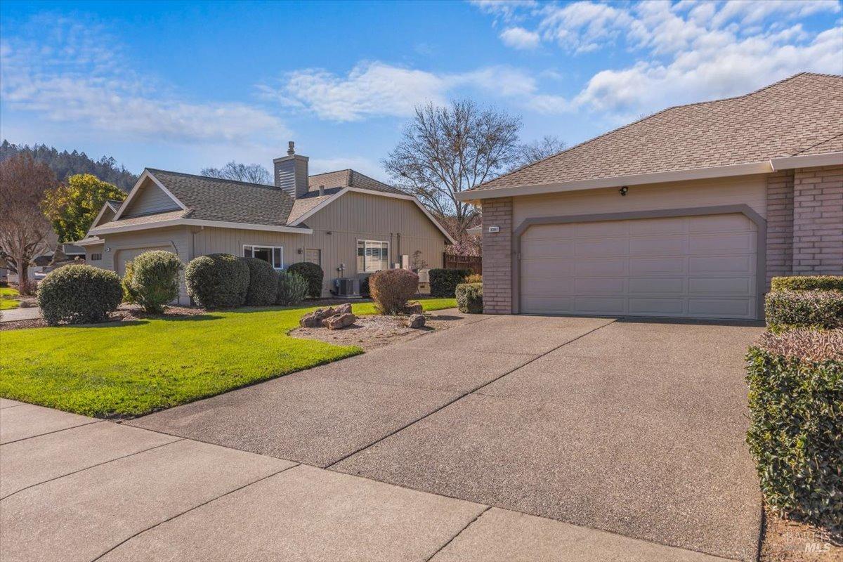 8391 Oakmont Dr