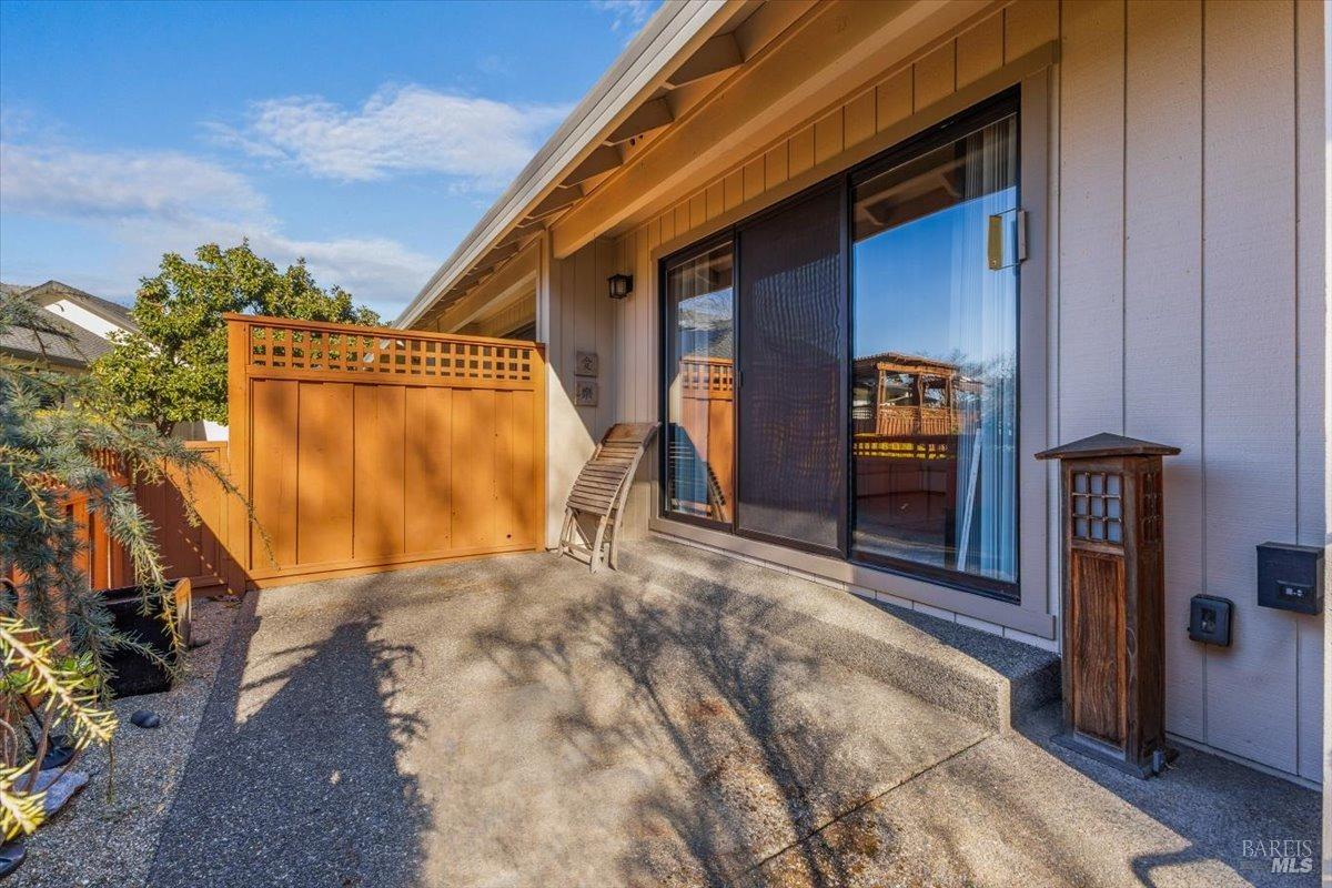 8391 Oakmont Dr