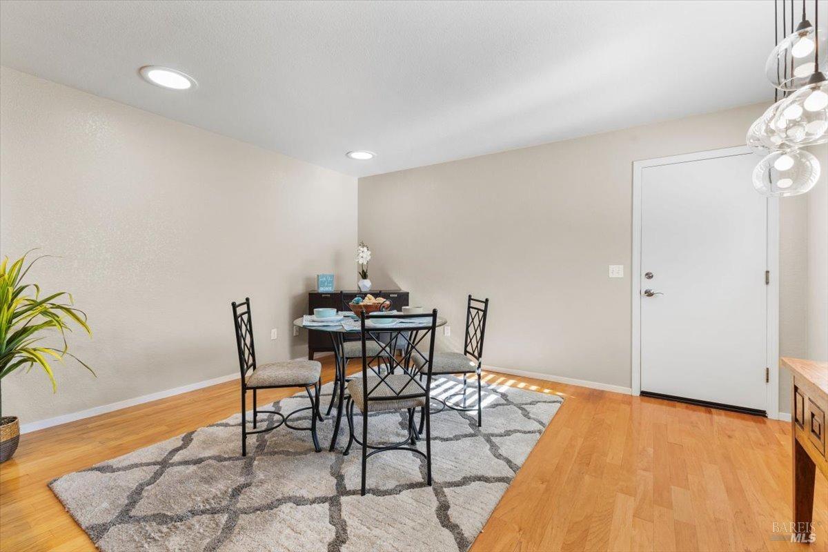 8391 Oakmont Dr