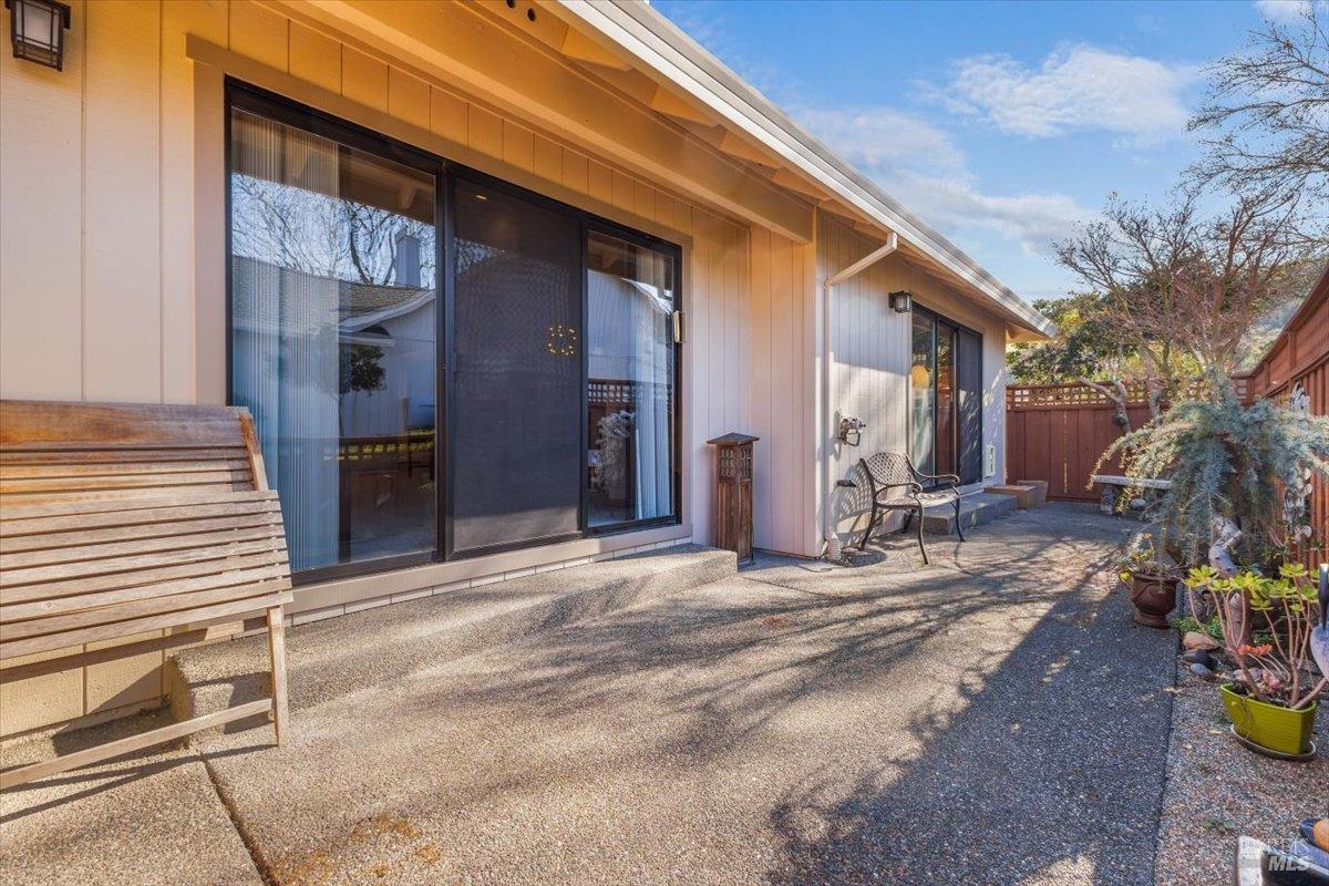 8391 Oakmont Dr