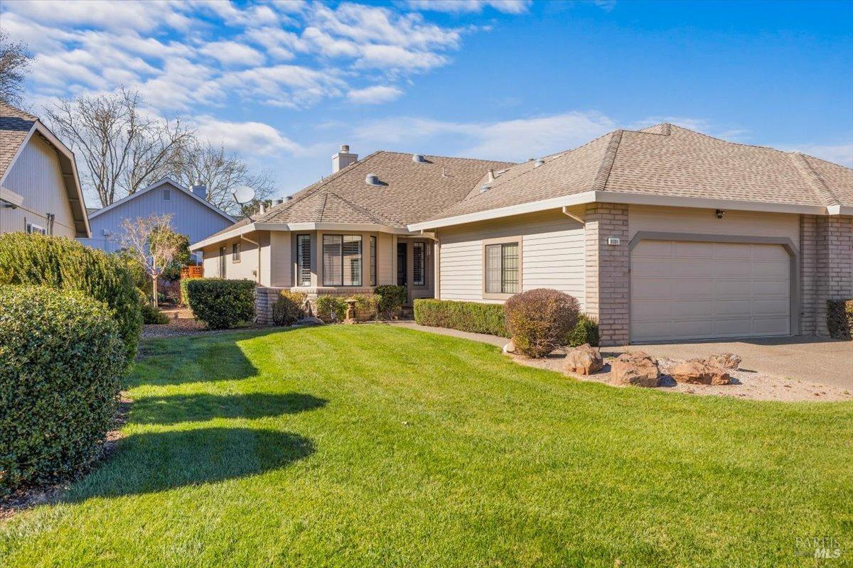 8391 Oakmont Dr