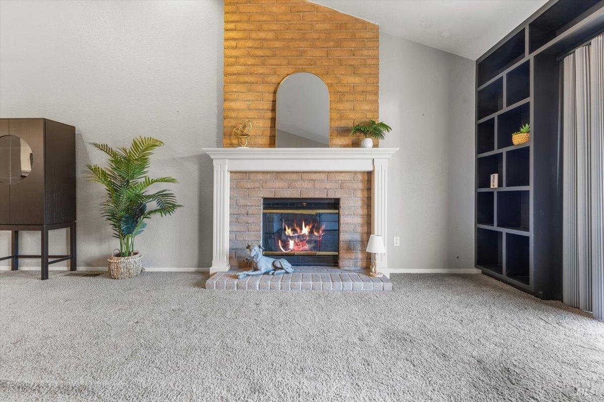 8391 Oakmont Dr