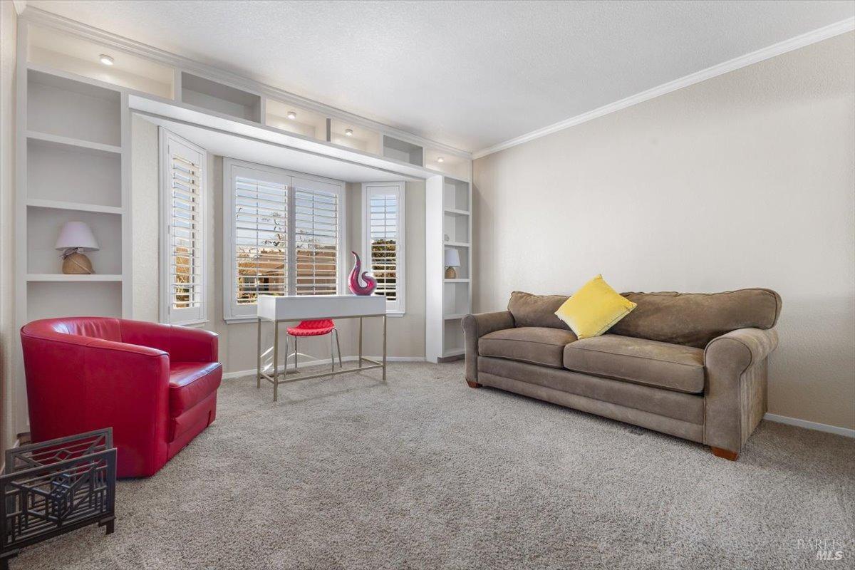 8391 Oakmont Dr
