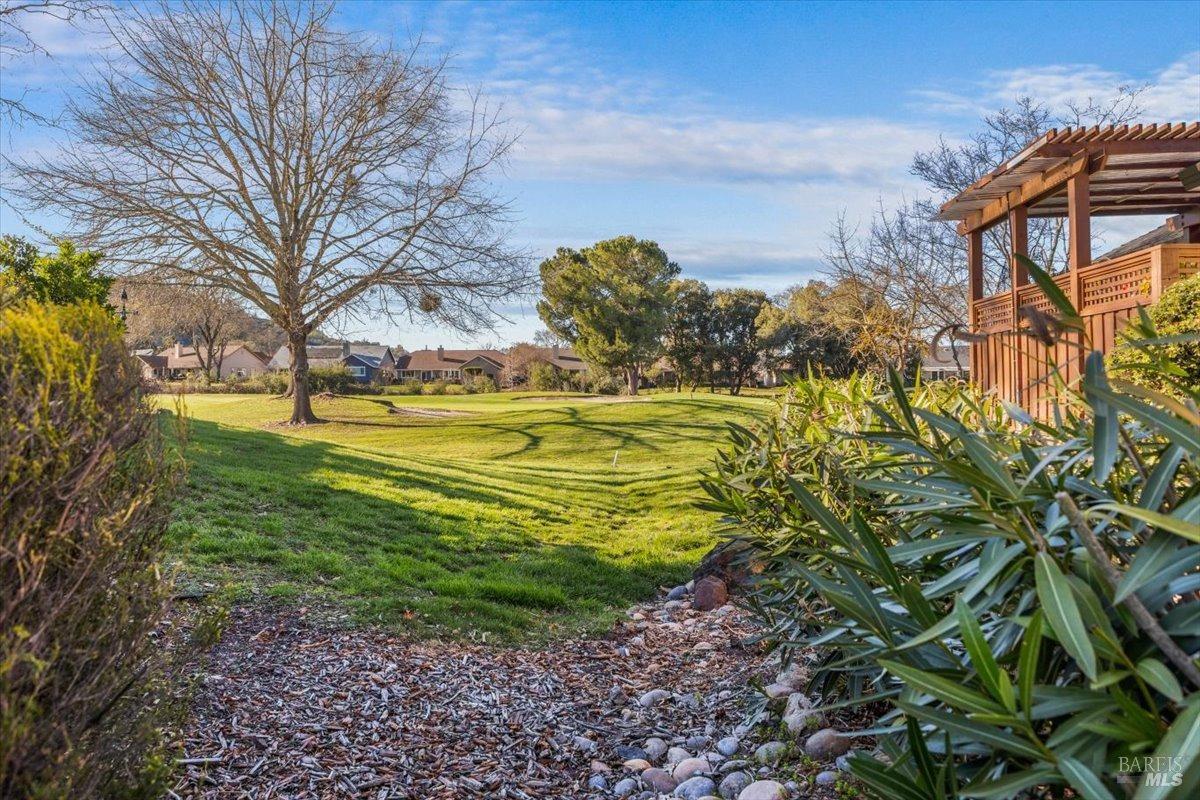 8391 Oakmont Dr
