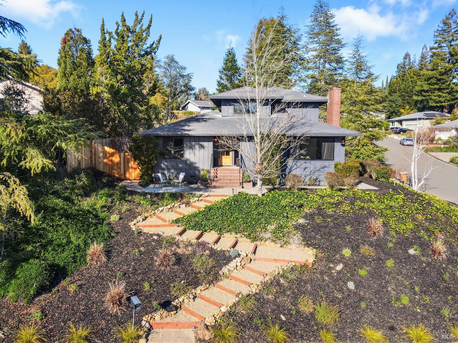 1140 Stanford Ct