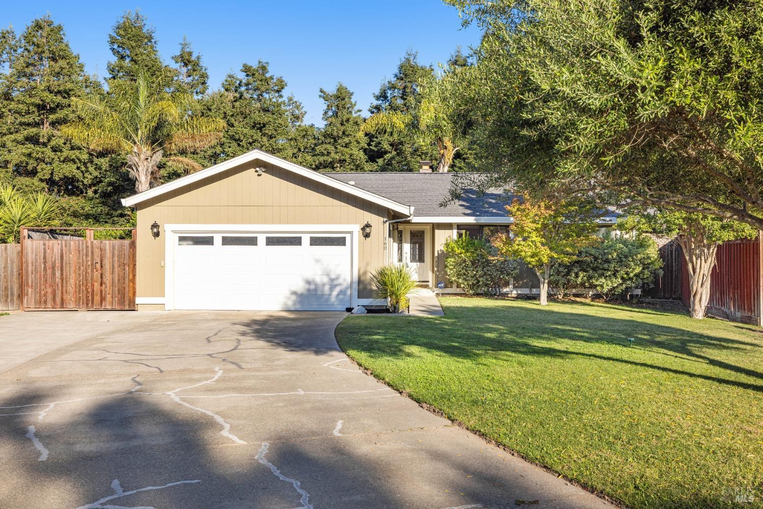 160 W Cotati Oaks Ct