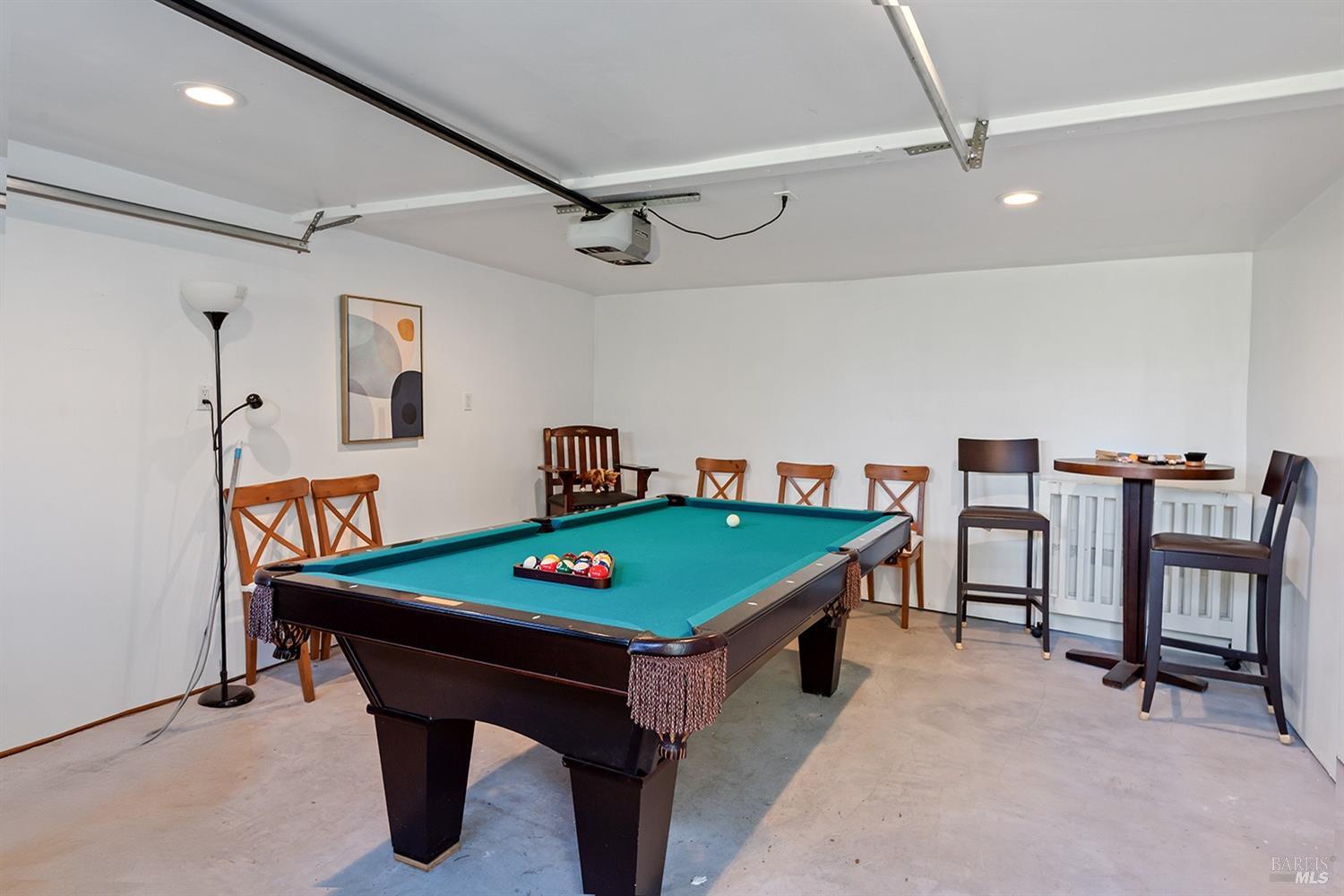 2488 Riverview Dr