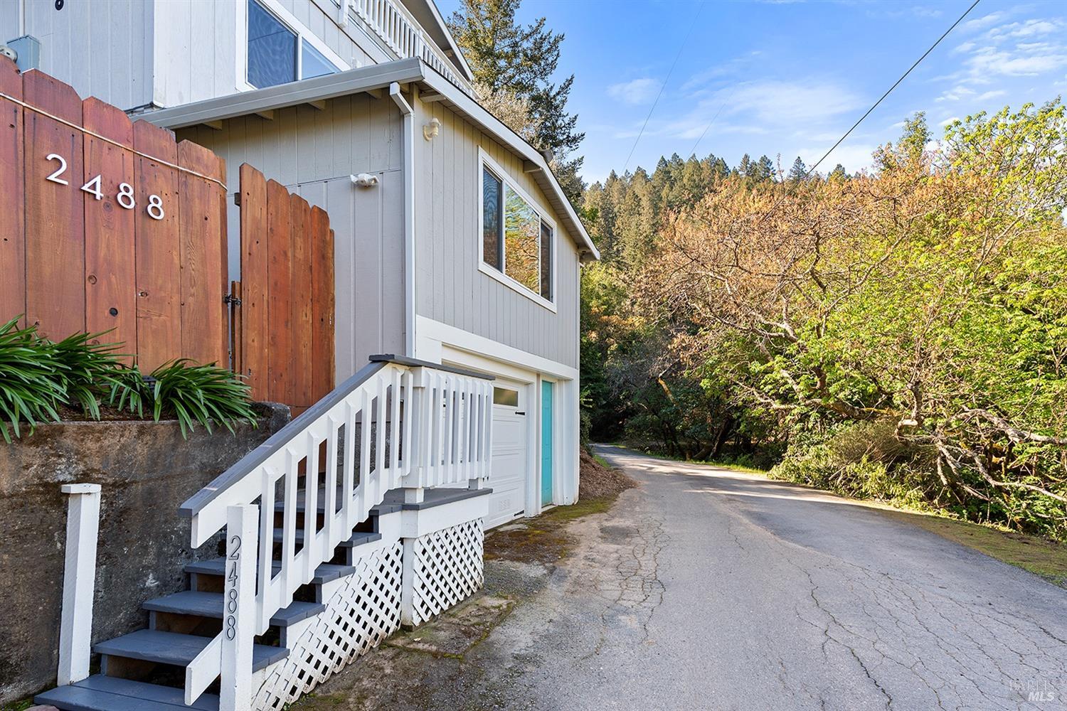 2488 Riverview Dr