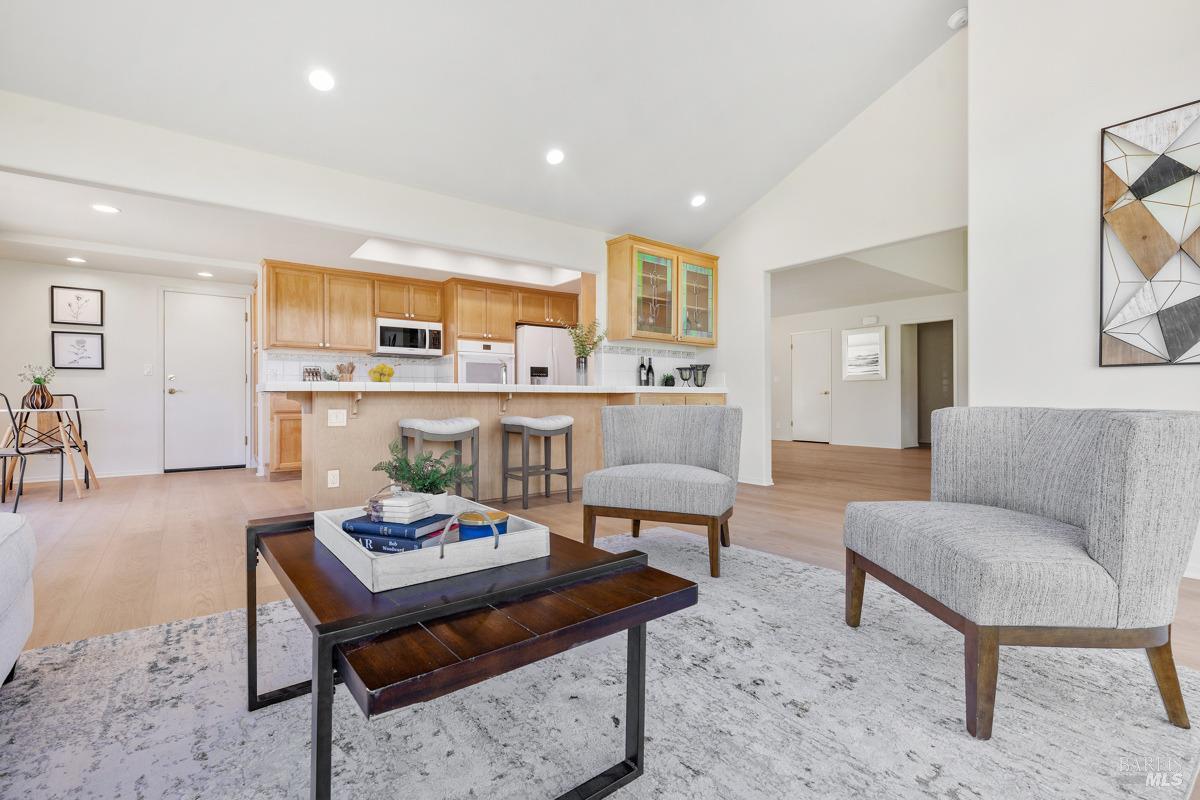 14 Valley Oaks Place