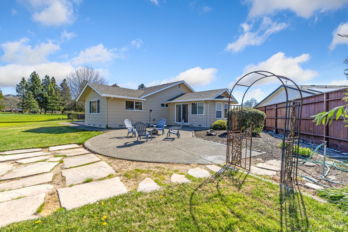 14 Valley Oaks Place