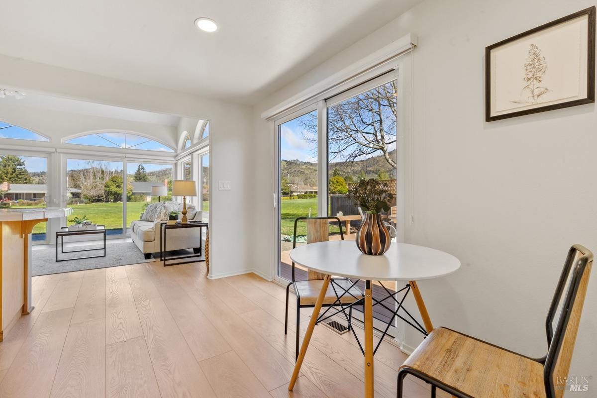 14 Valley Oaks Place