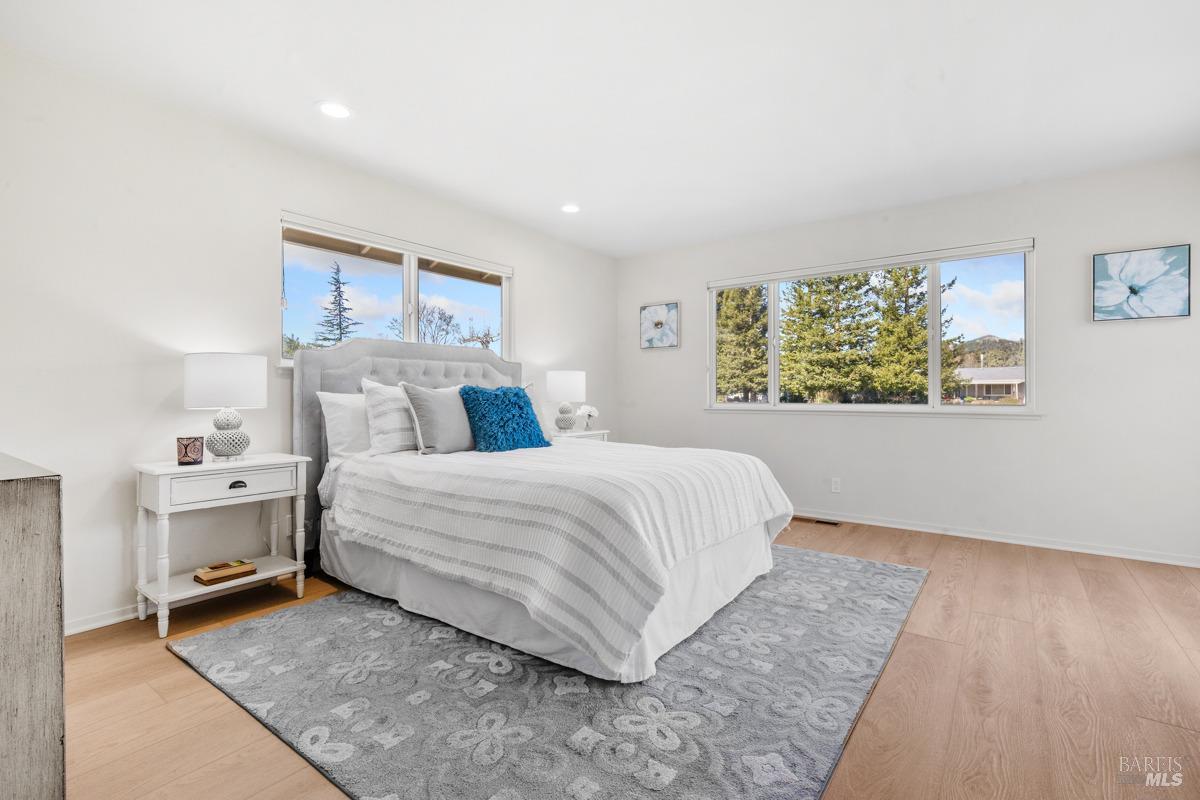 14 Valley Oaks Place