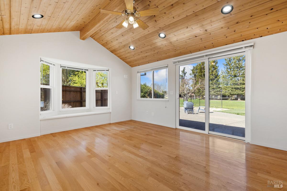 14 Valley Oaks Place