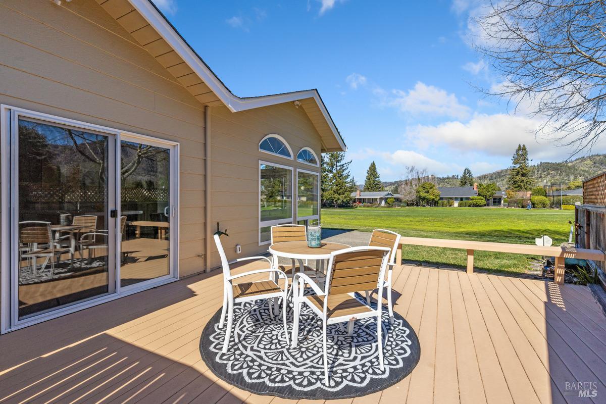 14 Valley Oaks Place