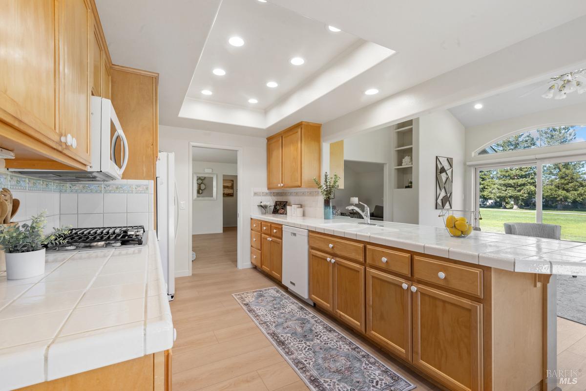 14 Valley Oaks Place