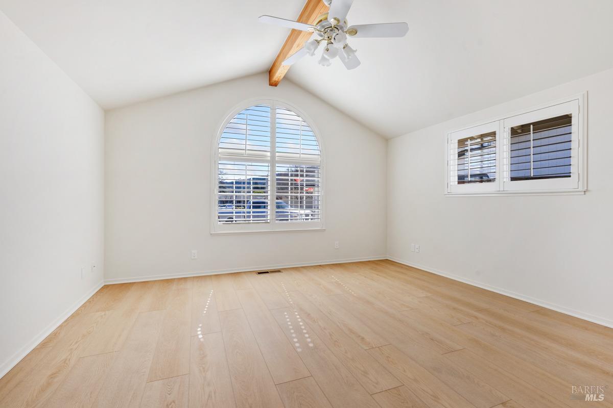 14 Valley Oaks Place