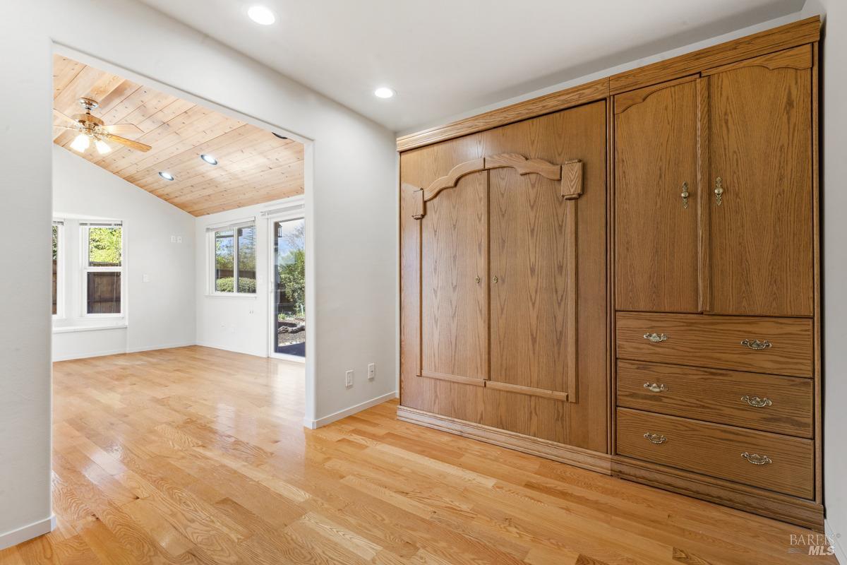 14 Valley Oaks Place