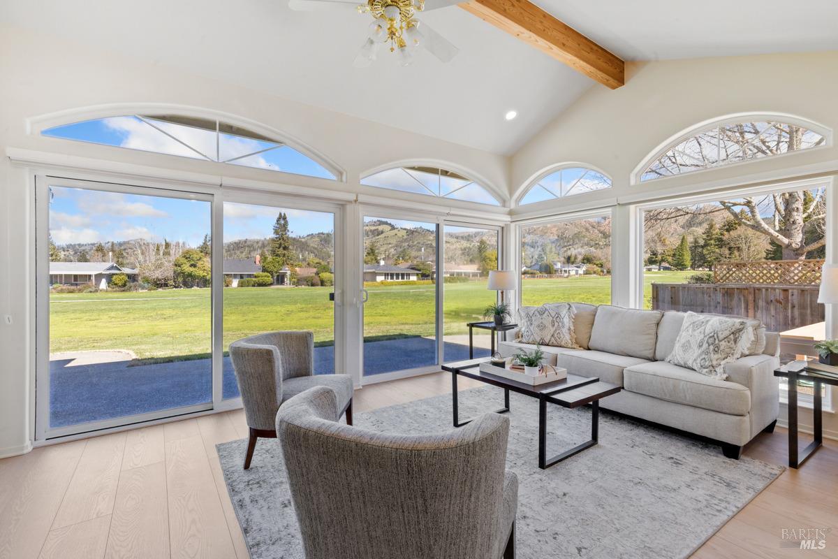 14 Valley Oaks Place